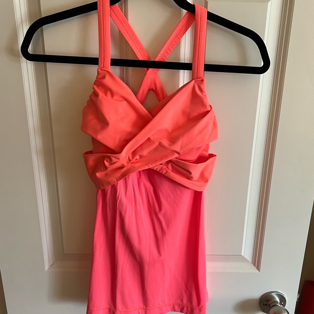 Lululemon workout tank, size 6
